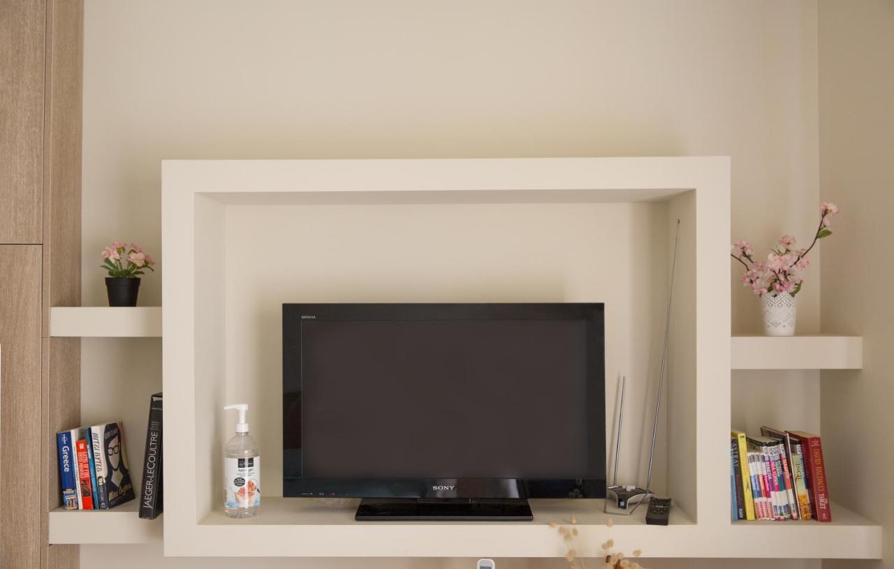 Cosy Apartment With Terrace Near Metro Station Афины Экстерьер фото