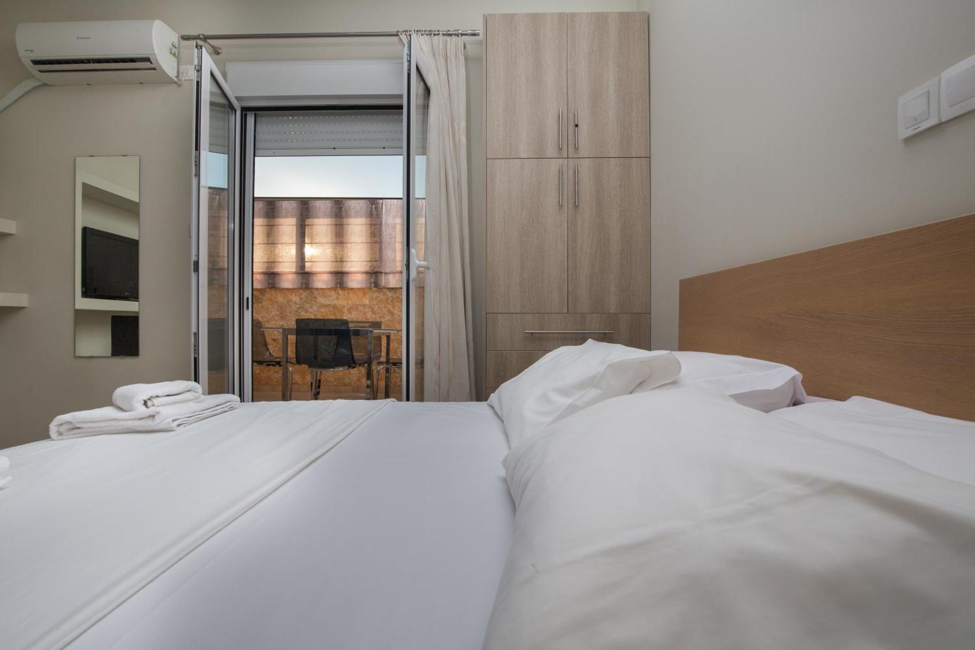 Cosy Apartment With Terrace Near Metro Station Афины Экстерьер фото